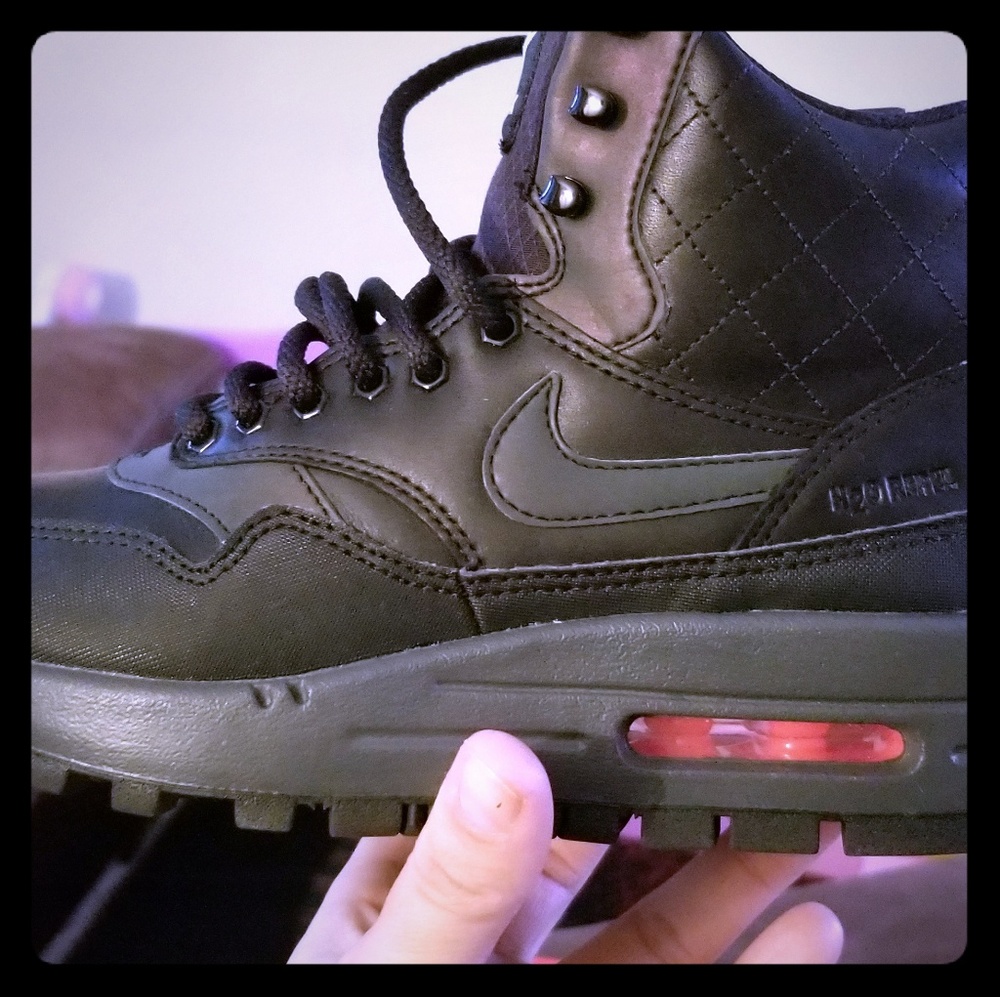 Sneaker Boots